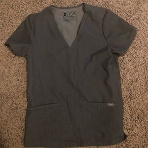 Figs 3-pocket scrub top XS
